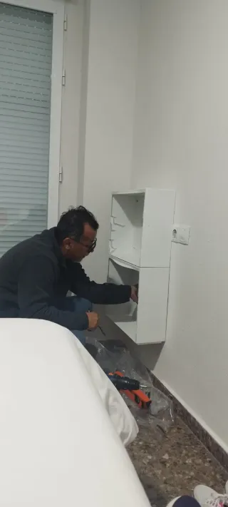 Armado e instalación de muebles, serv. de pintura