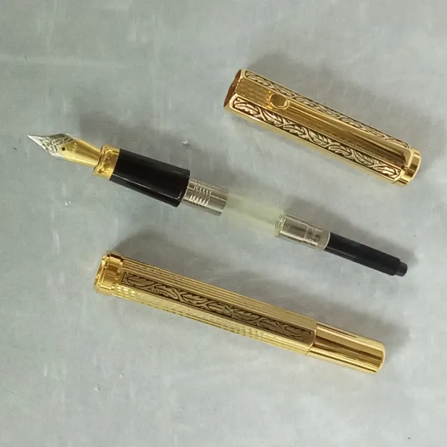 Estilográfica dorada de lujo marca Lotus Leer todo