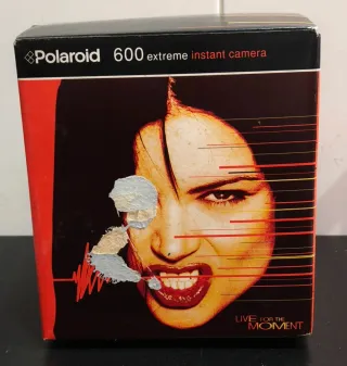 Cámara Polaroid 600 extreme