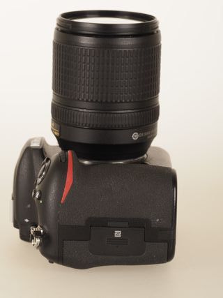 Cámara Nikon D500 + Objetivo Nikon 18-140 VR