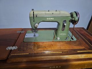 Máquina de coser SIGMA 2000 con mueble original