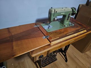 Máquina de coser SIGMA 2000 con mueble original