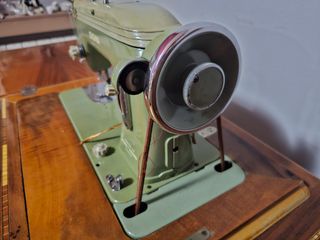 Máquina de coser SIGMA 2000 con mueble original