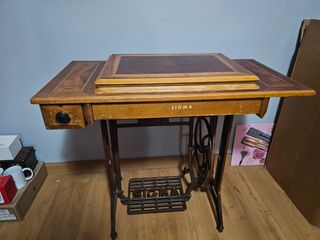 Máquina de coser SIGMA 2000 con mueble original