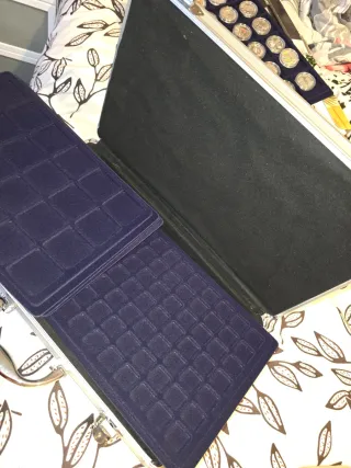 Maletín metalico para coleccionar monedas