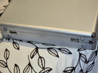 Maletín metalico para coleccionar monedas