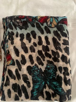 3 Sciarpe con stampa di farfalle