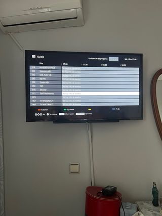 TV Sony Bravia 40' con soporte y mando