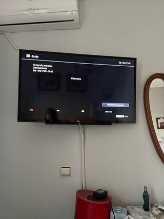 TV Sony Bravia 40' con soporte y mando