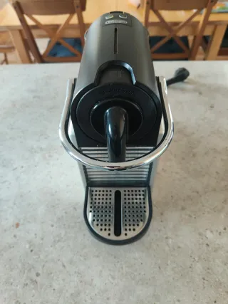 Cafetera Nespresso DeLonghi Pixie