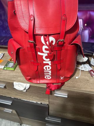 Mochila Louis Vuitton x Supreme Roja