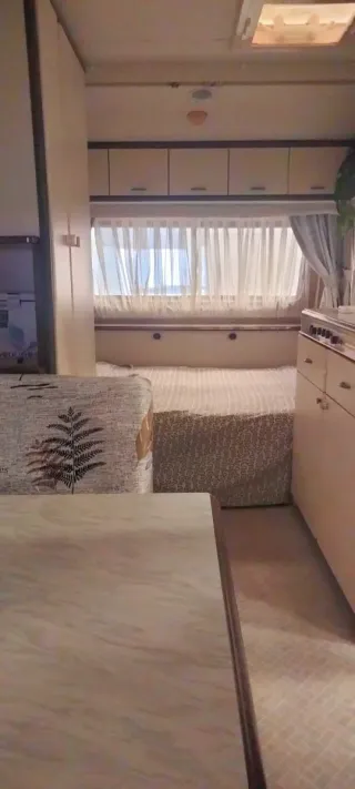 Caravana Hobby 750kg