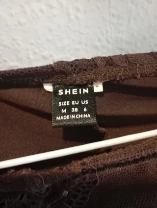 Falda maxi marrón con encaje