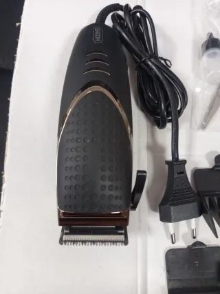 Máquina Cortapelo Eléctrica Negra y Plateada