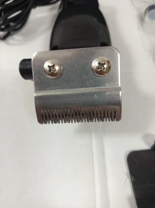 Máquina Cortapelo Eléctrica Negra y Plateada