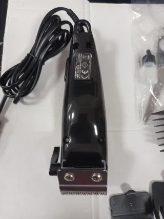 Máquina Cortapelo Eléctrica Negra y Plateada