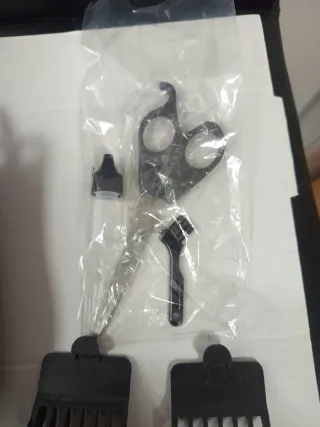 Máquina Cortapelo Eléctrica Negra y Plateada