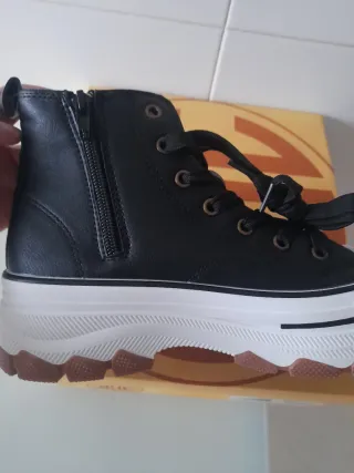 Botines sneakers suela alta 37. 50% dto