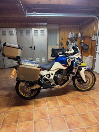 Honda Africa Twin Adventure Moto