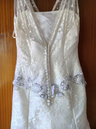 Vestido de novia hecho a mano blanco roto