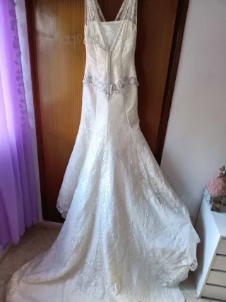 Vestido de novia hecho a mano blanco roto