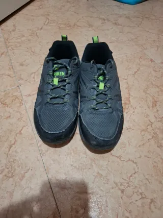 Zapatillas Boriken grises y verdes