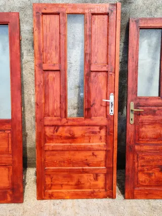 Puertas y ventanas de madera