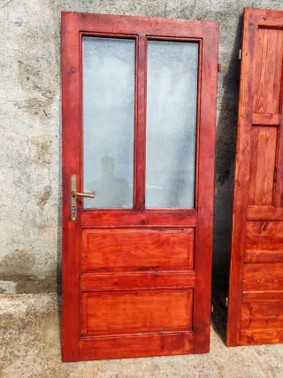 Puertas y ventanas de madera