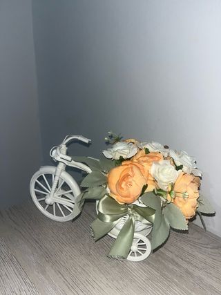 Composizione floreale bicicletta