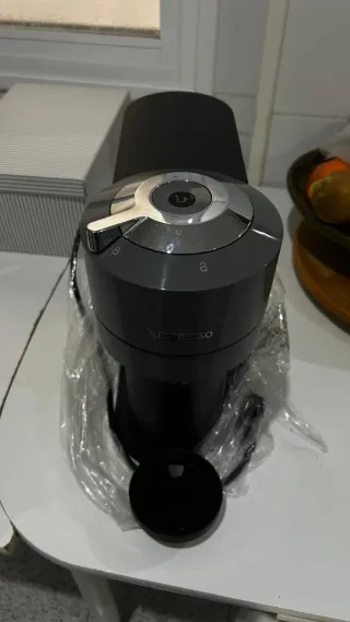 Cafetera Nespresso Negra