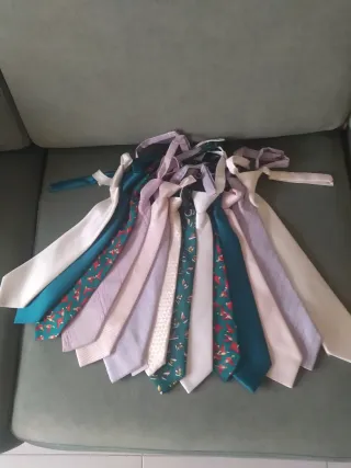 Lote 14 corbatas niño nuevas