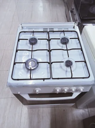 Cocina de gas natural 60cm Beko