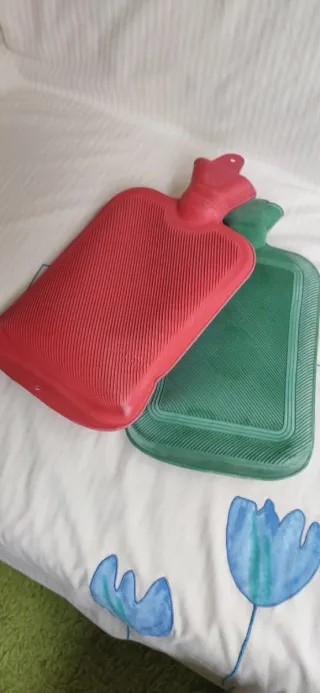 2 Bolsas de Agua Caliente (Rojo y Verde)