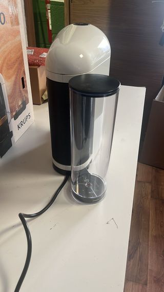 Cafetera Nespresso Vertuo Plus Blanca