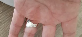 Anillo de plata con diseño calado
