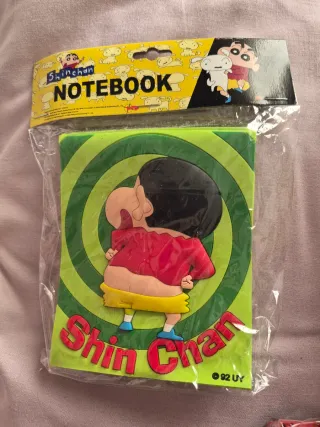 Pack Shin Chan: Manta, Reloj, Libreta y Estuche.