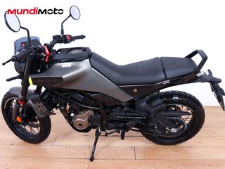 HUSQVARNA SVARTPILEN 125 ABS