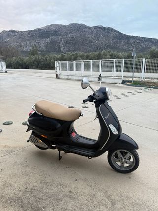 Piaggio Vespa lx 50 Negra