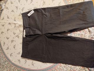 Pantalón de Vestir Gris Amazon Essentials Hombre