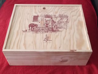 Caja de madera. Nueva