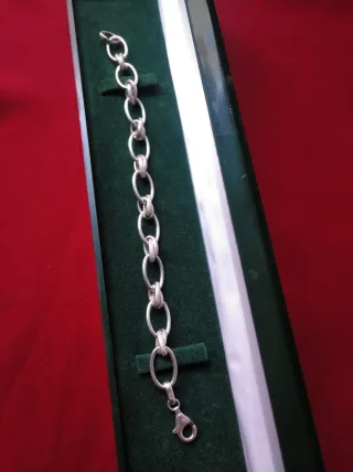 Pulsera de plata con eslabones