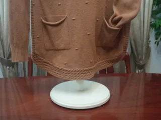 Jersey punto beige con topos