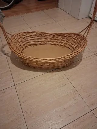 Cesta mimbre caña  moisés con asas. Cama mascota