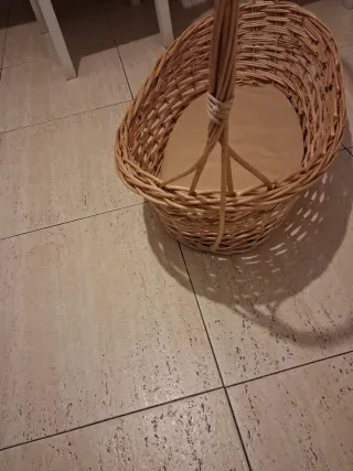 Cesta mimbre caña  moisés con asas. Cama mascota