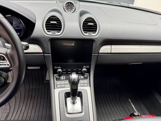 Porsche 718 Cayman 2024