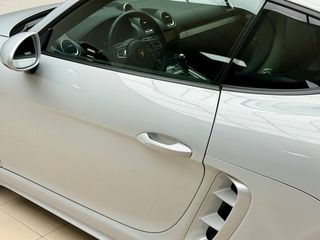 Porsche 718 Cayman 2024