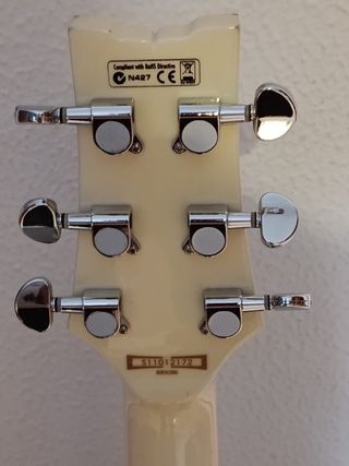 Guitarra Eléctrica Color Crema brillante