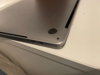 MacBook Pro 2019 i7 16GB RAM 512GB SSD + Caricatore