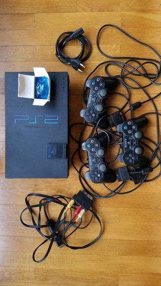 PS2 FAT Negra + MC 8MB + 3 Mandos