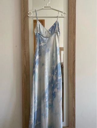 Vestido largo Bershka satinado estampado